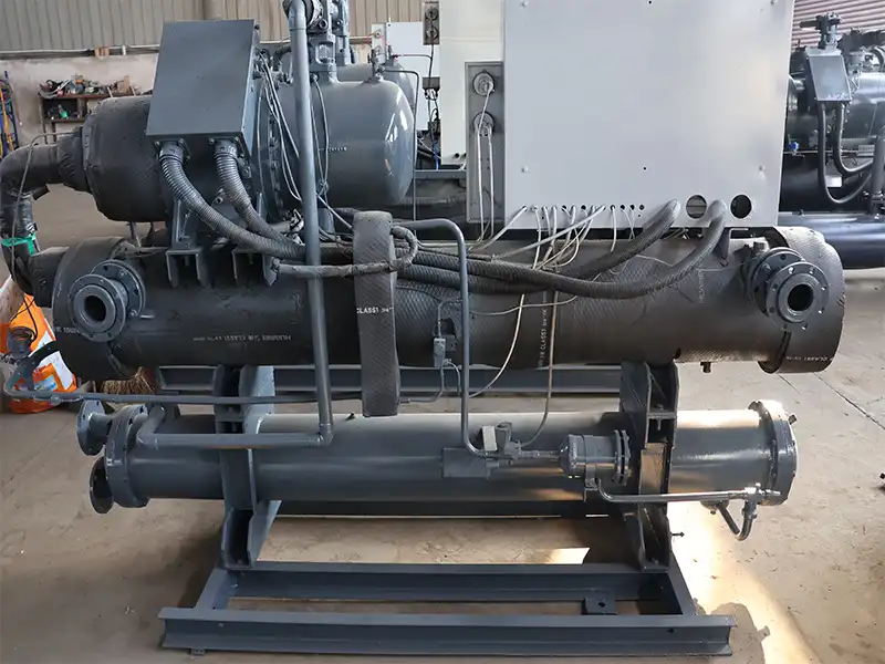 Screw industrial chiller back.webp