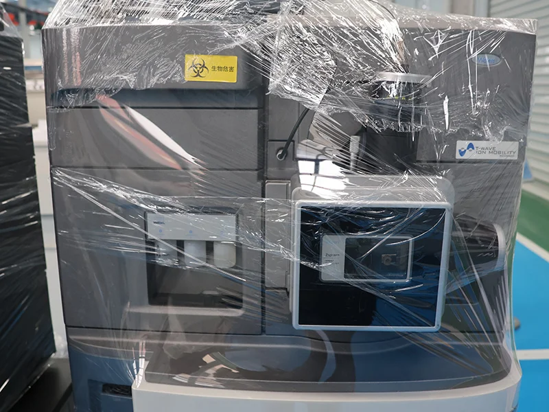 High-resolution tandem mass spectrometer frontage.webp