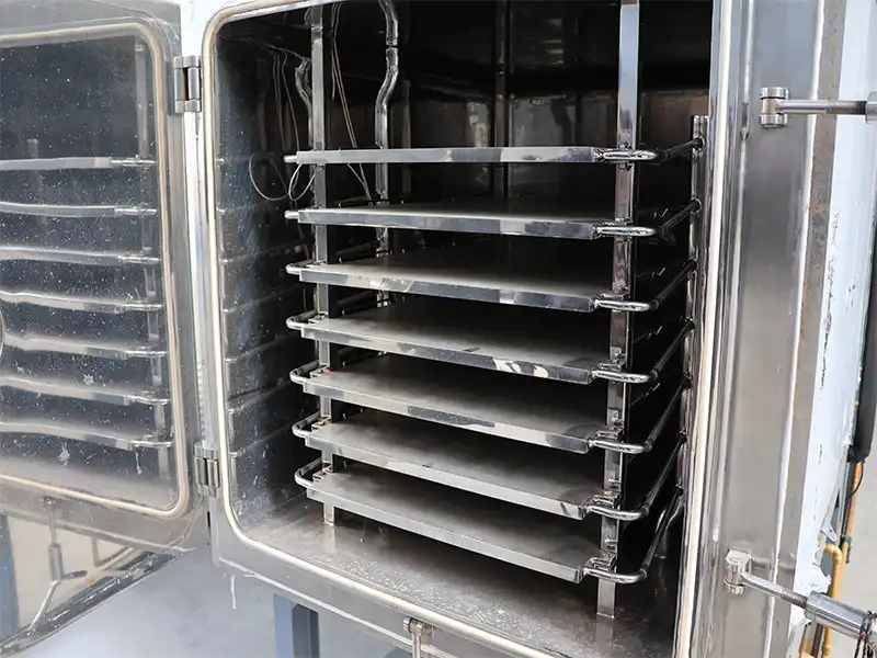 pharmaceutical freeze dryer inner.webp